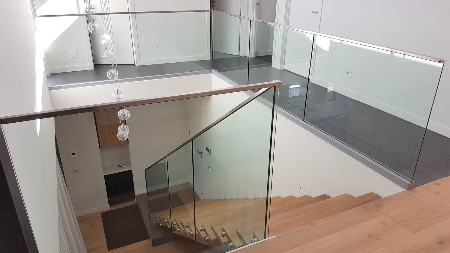 GA+and+CH+series+glass+balustrade+-+Beaumaris+1600x900