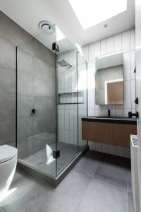 semi frameless shower screen