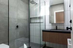 semi frameless shower screen