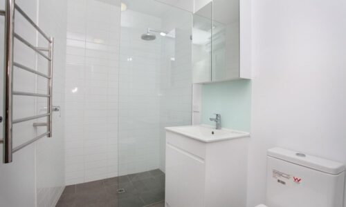 Melbourne Frameless Shower Screen Installation