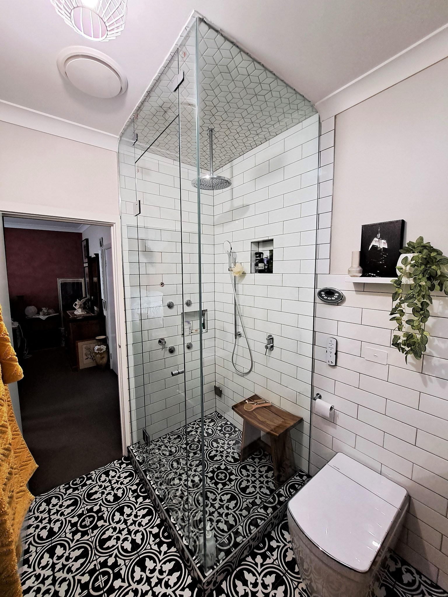 Frameless Steam Shower Enclosure