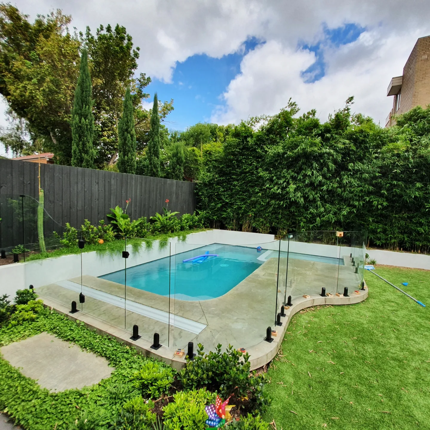 MP Series Curved Glass Pool Fencing 1