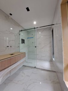 Sliding Shower Screens image 3