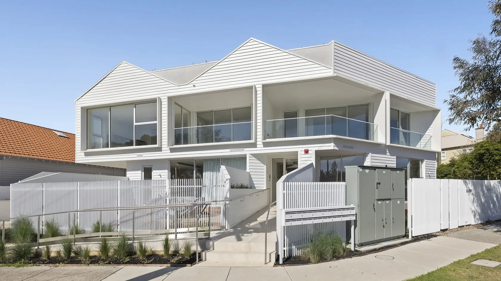 Melbourne CH Series Balustrade Installed by Totally Frameless