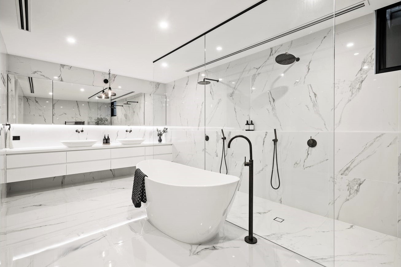 Full Height Shower Screen Wall cropped