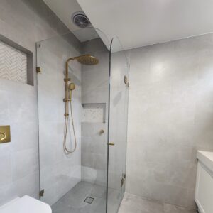 Arched Panels Corner shower 2